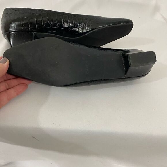 Talbots Black Pumps - Picture 6 of 9